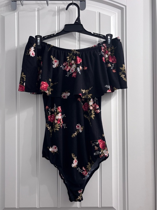 Tops - Black Floral Off-Shoulder Bodysuit